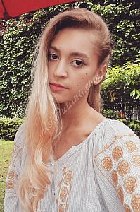 Надя, метро Селигерская Надя, метро Селигерская