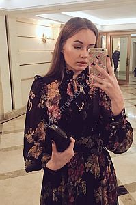 Ивонна, метро Международная