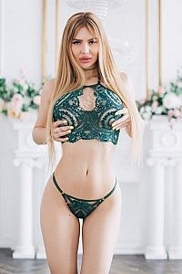 Лера, метро Партизанская