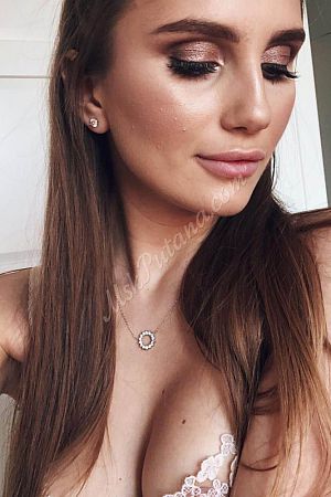 Хелена, метро Римская
